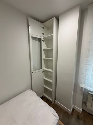 Librería IKEA BILLY con puertas OXBERG