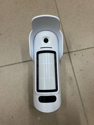 2 sensori Ajax MotionCam Outdoor Highmount PhOD