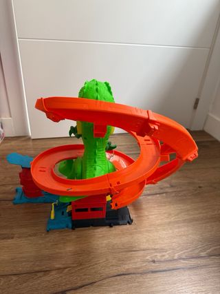 Pista Hot Wheels T-Rex Batalla en Llamas
