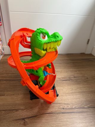 Pista Hot Wheels T-Rex Batalla en Llamas