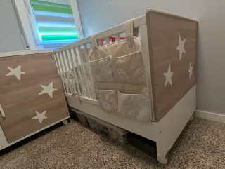 Habitación infantil: Maxicuna y cómoda