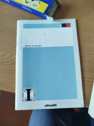 Máquina de escribir Olivetti PT505