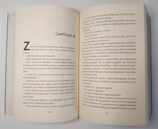 Libro "Una herencia en juego" Jennifer Lynn Barnes