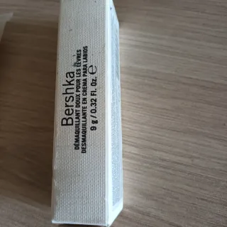 Bershka #KINDASHY Crema Desmaquillante Labios