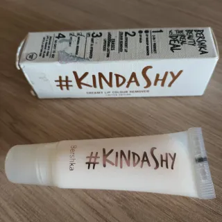 Bershka #KINDASHY Crema Desmaquillante Labios
