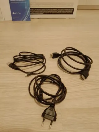 PS4 Slim 500GB + Controller