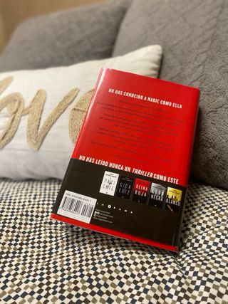Reina Roja / Red Queen (LA TRILOGÍA REINA ROJA)...