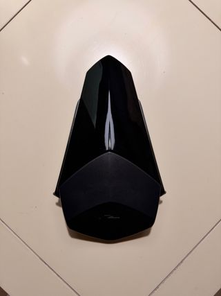 Tapa asiento ORIGINAL Yamaha R1 Negra