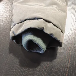 Abrigo verde marengo con capucha y pelo niño