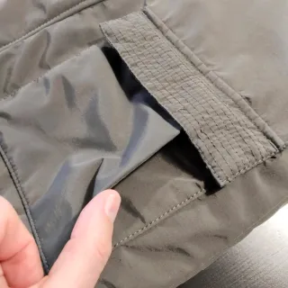 Abrigo verde marengo con capucha y pelo niño