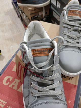 Zapatillas Carrera Grises y Blancas talla 40