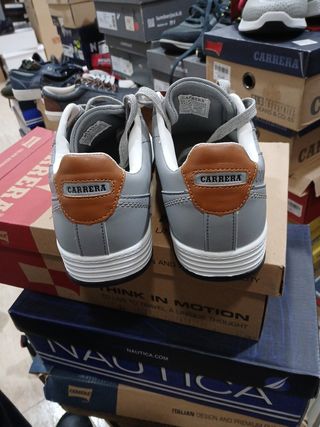 Zapatillas Carrera Grises y Blancas talla 40