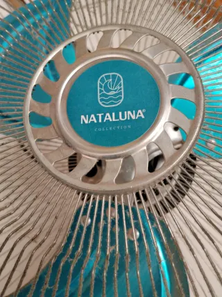 Ventilador de pie azul