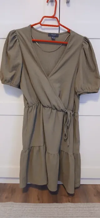 Vestido verde elástico manga corta