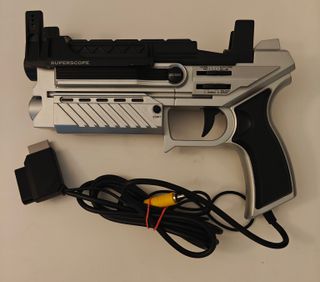 Pistola Logic3 Predator PSX/Saturn + Pedal