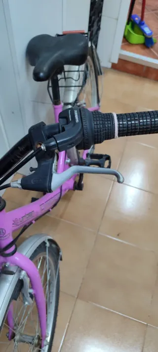 Bicicleta de paseo rosa