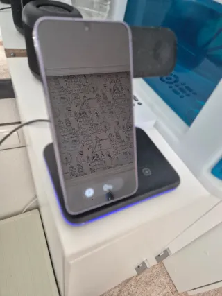 Samsung Galaxy S24 contractura y caja.