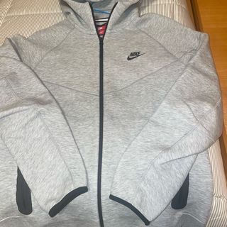 Chaqueta deportiva Nike gris