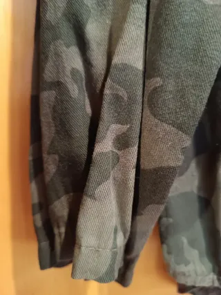 Camisa camuflaje con parches