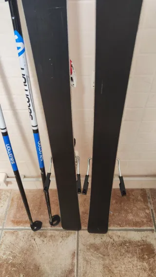 Esquís ATOMIC Race + Bastones SALOMON