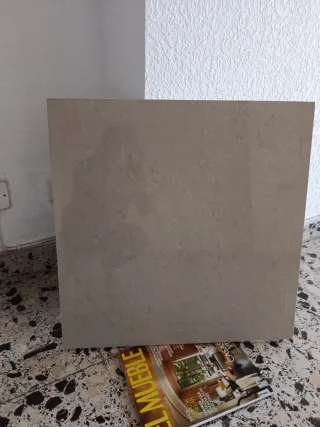 Baldosa porcelánico rectificado