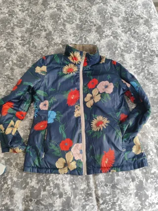 Cazadora reversible acolchada floral