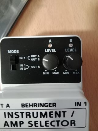 Behringer AB100 Selector de Amplificador