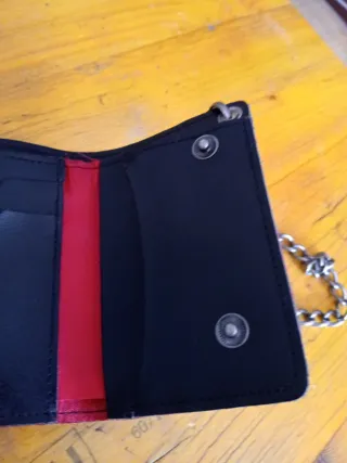 Cartera Independent con cadena