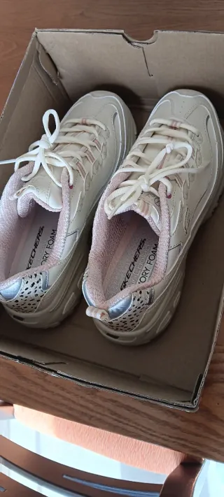 Zapatillas Skechers Beige y Rosa Talla 39
