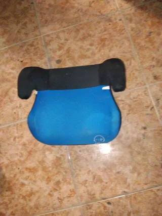 Asiento de coche azul
