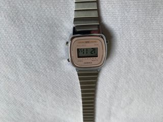 Reloj Casio Vintage Rosa y Plateado