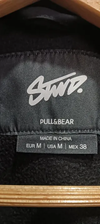 Chaqueta Pull&Bear Negra