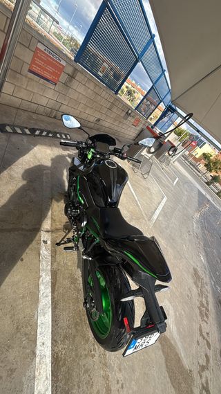 Kawasaki Z900 Full 2024 - 12.900 km