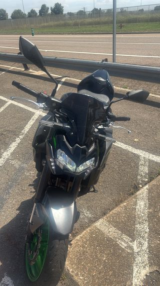 Kawasaki Z900 Full 2024 - 12.900 km