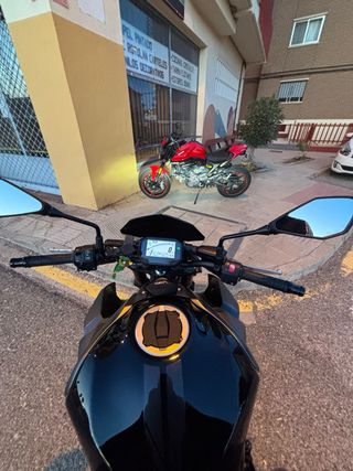 Kawasaki Z900 Full 2024 - 12.900 km