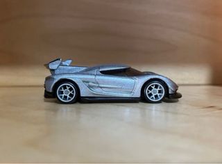 Hot Wheels: 2020 Koenigsegg Jesko ruedas de goma