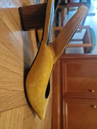 Zapatos Mango amarillos ante