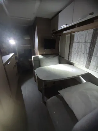 Caravana KNAUS poco uso