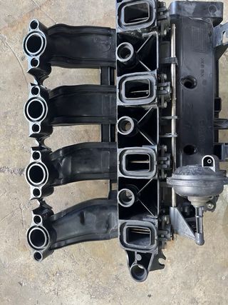 Colector Admisión/Escape y tapa balancines BMW E90