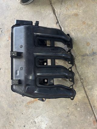 Colector Admisión/Escape y tapa balancines BMW E90