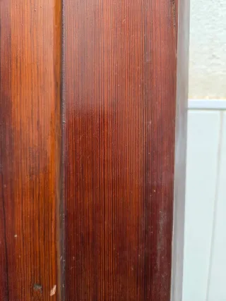 Puerta doble mobila vieja