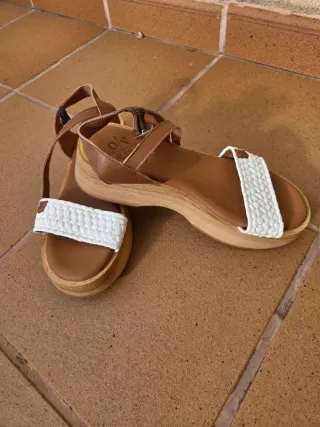 Sandalias Popa Cuña Piel Marrón y Blanca
