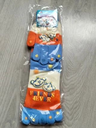 Guantes y calcetines niño (3,50€ cada uno)