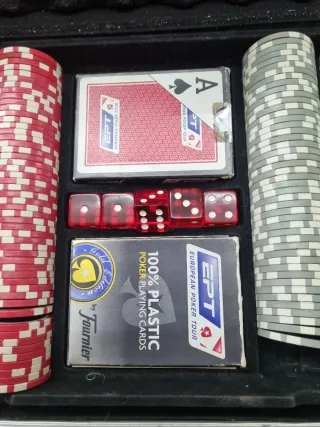 Maletín Póker + 2 Barajas Fournier EPT