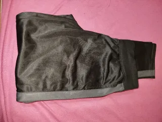 Pantalón de chándal negro y gris