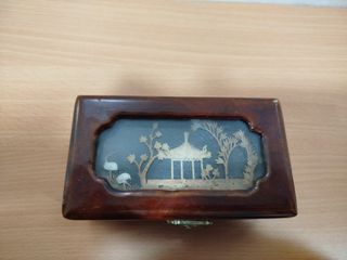 Joyero vintage con forro rojo