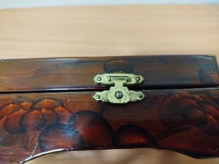 Joyero vintage con forro rojo