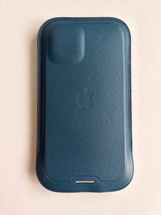 iPhone 13 mini + Fundas y Cable