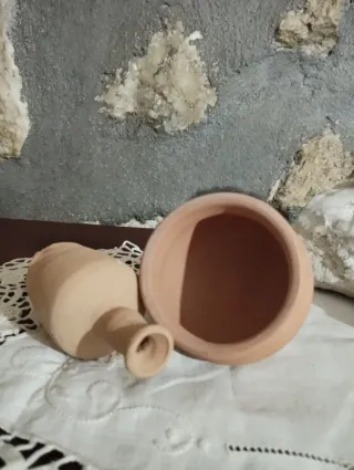 Piccolo vaso in terracotta e vaso