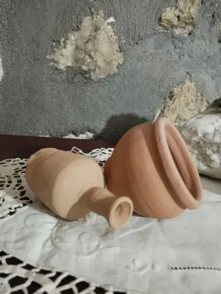 Piccolo vaso in terracotta e vaso